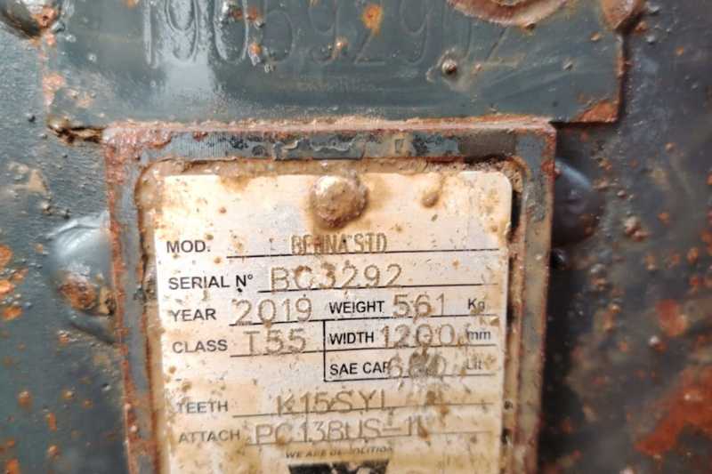OmecoHub - Immagine KOMATSU PC130-6